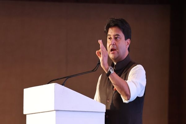 भारतीय डाक बना देश का सबसे बड़ा लॉजिस्टिक्स नेटवर्क: संचार मंत्री सिंधिया