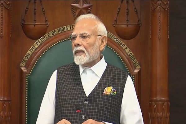 प्रधानमंत्री मोदी ने त्रिनिदाद की संसद को संबोधित कर साझा लोकतांत्रिक मूल्यों और ऐतिहासिक संबंधों पर दिया प्रकाश