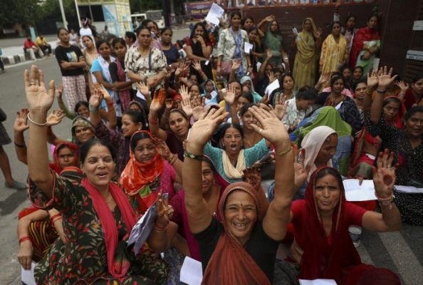 श्री अमरनाथ यात्रा के लिए 6,979 तीर्थयात्रियों का एक और जत्था जम्मू से रवाना