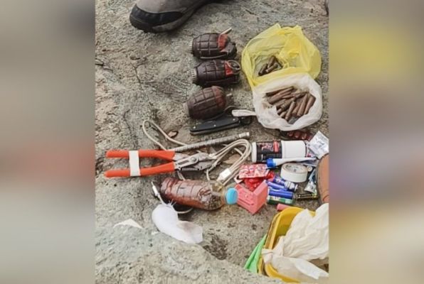 पुंछ में आतंकी ठिकाने का भंडाफोड़, हथगोले और गोला-बारूद बरामद
