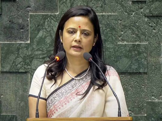 चुनाव आयोग के एसआईआर नीति को महुआ मोइत्रा ने सुप्रीम कोर्ट में दी चुनौती