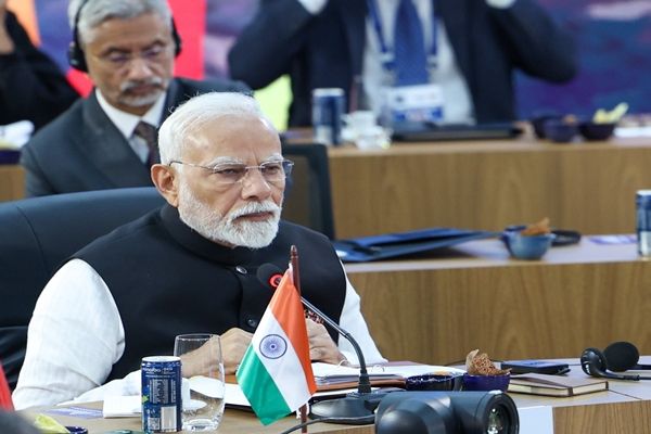 ब्रिक्स के ज़रिए बहुध्रुवीय विश्व की वकालत: पीएम मोदी ने AI शिखर सम्मेलन के लिए दिया आमंत्रण