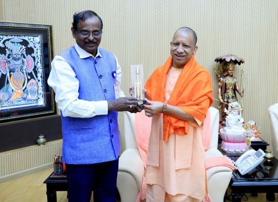 इसरो अध्यक्ष ने की मुख्यमंत्री से मुलाकात, राज्य के लिए समर्पित उपग्रह की संभावनाओं पर की चर्चा