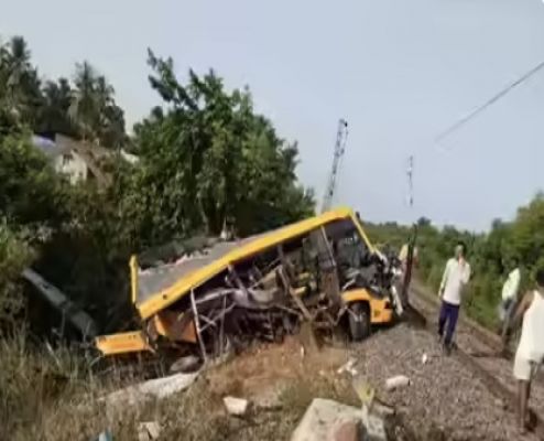 तमिलनाडु: ट्रेन की चपेट में आई स्कूली वैन, दो छात्रों समेत तीन की मौत, मुआवजे का ऐलान