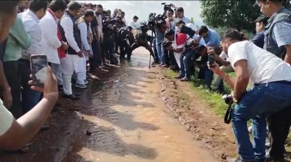 भाजपा प्रशिक्षण शिविर : मैनपाट पहुंचे केंद्रीय मंत्री शिवराज सिंह चौहान, उल्टापानी में लगाया सिंदूर का पौधा