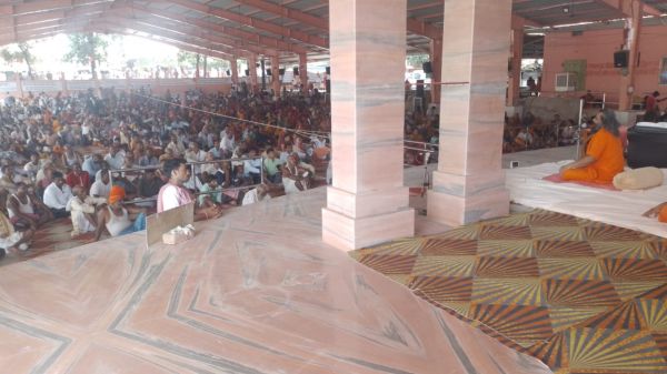  गीता रखने से नहीं, आचरण में लाने से होगा कल्याण: स्वामी अड़गड़ानंद