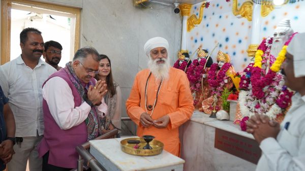 भगवान वाल्मीकि समूचे समाज के पथप्रदर्शक हैं : चुघ