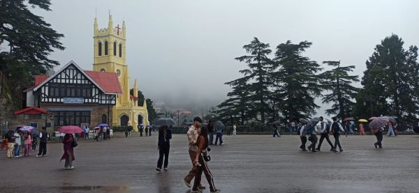 हिमाचल में भूस्खलन से 174 सड़कें बंद, कांगड़ा में 603 पेयजल योजनाएं ठप