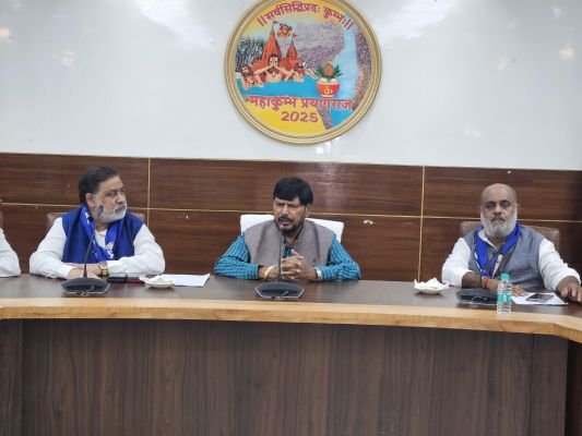 भाषा के नाम पर थप्पड़ वाली राजनीति ठीक नहीं, उत्तर भारतीयों के साथ है आरपीआई: रामदास अठावले