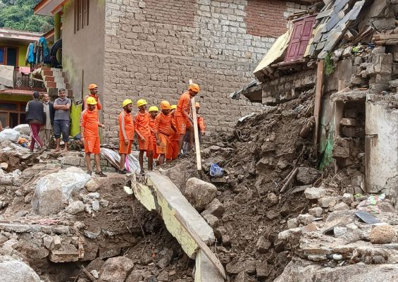 हिमाचल प्रदेश में सामान्य से 23% अधिक बारिश, बादल फटने की 22 और फ्लैश फ्लड की 31 घटनाएं, अब तक 91 लोगों की मौत