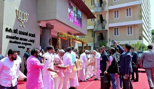 गृह मंत्री अमित शाह ने तिरुवनंतपुरम में भाजपा कार्यालय का किया उद्घाटन, बड़ी जीत के साथ सरकार बनाने का किया दावा