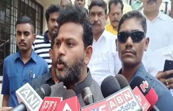 एएआईबी की प्रारंभिक जांच रिपोर्ट पर जल्दबाजी में न निकालें निष्कर्षः नायडू