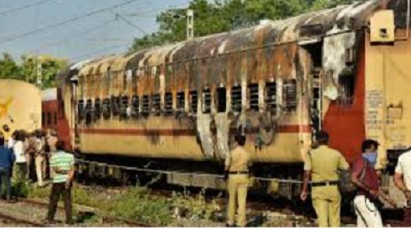 तमिलनाडुः मालगाड़ी में लगी भीषण आग पर काबू पाया गया, चेन्नई-अरक्कोणम रेलमार्ग पर सेवाएं ठप