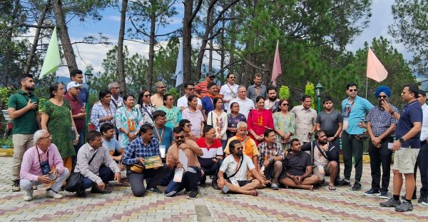 कैलाश मानसरोवर यात्रा: तीसरा दल पिथौरागढ़ से धारचूला रवाना, 46 श्रद्धालुओं में 12 महिलाएं