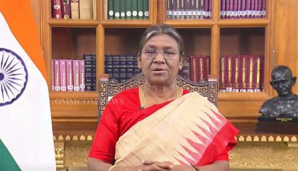 राष्ट्रपति मुर्मू ने एम्स-भुवनेश्वर में आत्मदाह पीड़िता से मुलाकात की, ओडिशा यौन उत्पीड़न मामले में न्याय की अपील