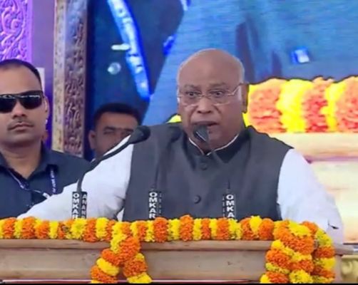  गारंटी योजनाओं का लाभ लेने के बाद भी सरकार को कोसना अनुचित : मल्लिकार्जुन खड़गे