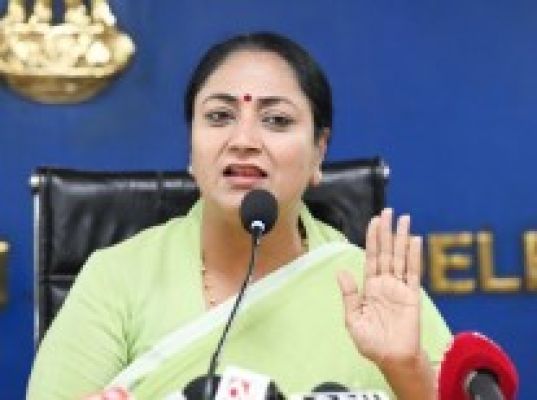 दिल्ली में इलेक्ट्रिक वाहन नीति मार्च 2026 तक बढ़ी, ग्रीन दिल्ली मिशन को मिलेगी रफ्तार