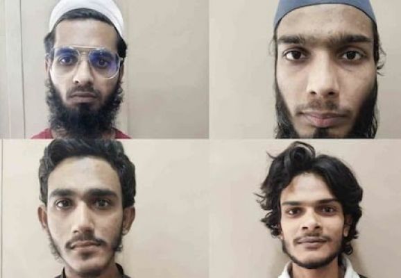  गुजरात एटीएस ने अलकायदा से जुड़े चार आतंकियों को किया गिरफ्तार