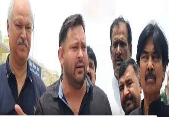 एसआईआर पर तेजस्वी यादव ने दी बिहार विधानसभा चुनाव का बहिष्कार करने की चेतावनी