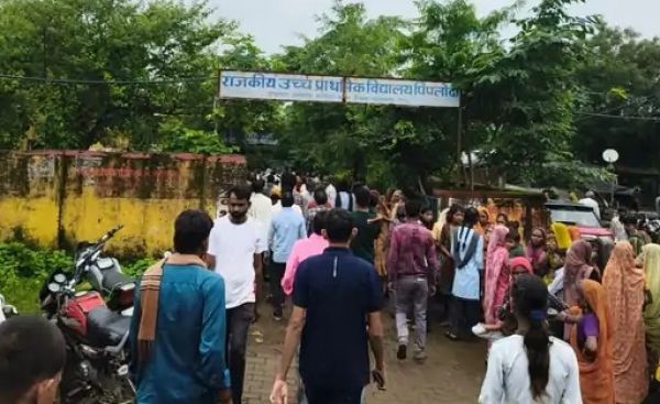 राजस्थान के झालावाड़ में स्कूल की छत ढही, कई बच्चों के दबने की आशंका, बचाव कार्य जारी