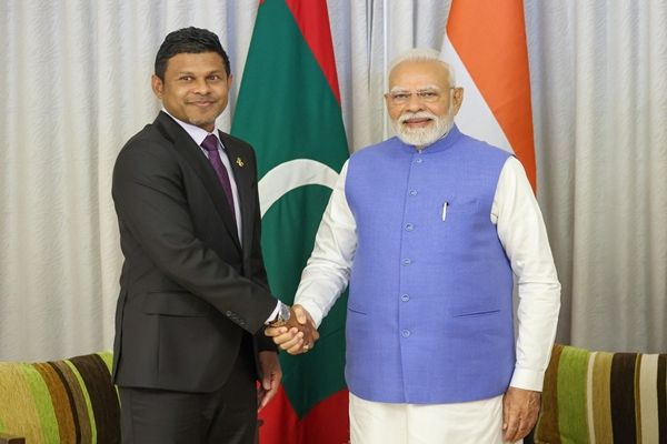  प्रधानमंत्री मोदी ने मालदीव के उपराष्ट्रपति हुसैन मोहम्मद लतीफ से की बैठक, द्विपक्षीय संबंधों पर चर्चा