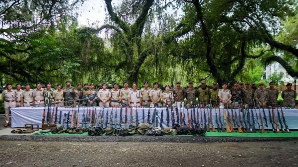  मणिपुर में सुरक्षा बलाें के संयुक्त अभियान में बरामद किया 90 आग्नेयास्त्र, 728 गोला-बारूद
