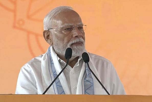 मालदीव से तूतीकोरिन पहुंचे प्रधानमंत्री, 4800 करोड़ की विकास परियोजनाओं की दी सौगात