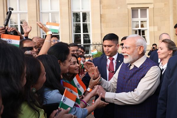  पीएम मोदी 75% अनुमोदन रेटिंग के साथ दुनिया के सबसे लोकप्रिय लोकतांत्रिक नेता बने