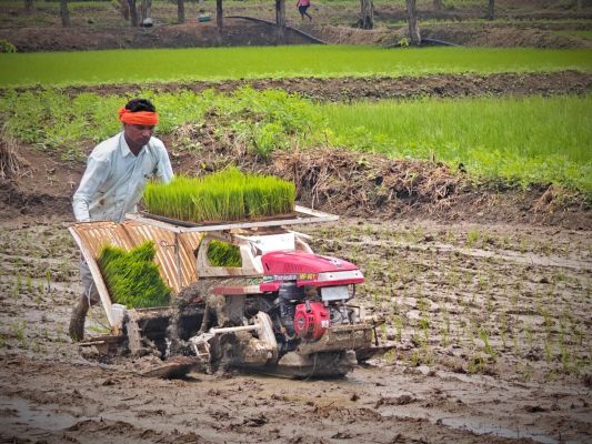 छत्तीसगढ़ : नवीन तकनीक के उपयोग से किसान समृद्धि की ओर अग्रसर