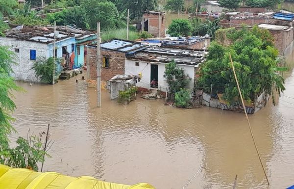  बिहार में खतरे के निशान से ऊपर बह रहीं गंगा समेत सभी प्रमुख नदियां