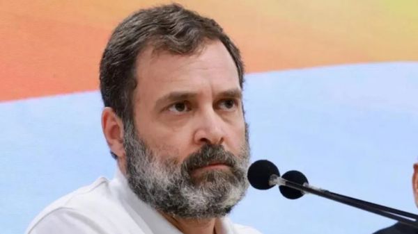 राहुल गांधी के आरोपों पर चुनाव आयोग ने मांगा शपथ-पत्र