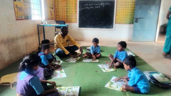 छत्तीसगढ़ : युक्तियुक्तकरण का असर : कमकासुर में अब लगने लगे क ख ग घ... के सुर