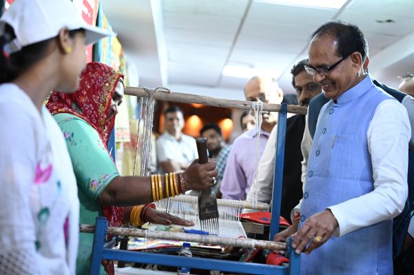 हथकरघा स्वावलंबन का प्रतीक, आजादी के अहिंसक आंदोलन का बना था हथियार -शिवराज सिंह