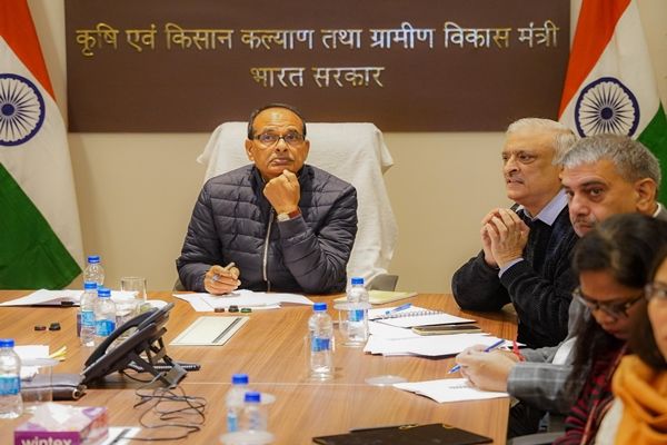 केंद्र आज 30 लाख किसानों को फसल बीमा के तहत 3,200 करोड़ रुपये वितरित करेगा