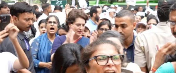 एसआईआर के विरोध में विपक्ष का प्रदर्शन, राहुल, अखिलेश सहित कई नेताओं को पुलिस ने हिरासत में लिया