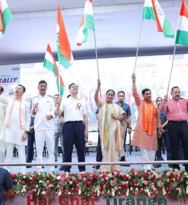 केंद्रीय मंत्रियों और दिल्ली के मुख्यमंत्री ने स्वतंत्रता दिवस से पहले हर घर तिरंगा बाइक रैली को हरी झंडी दिखाई