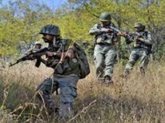 छत्तीसगढ़ के बीजापुर में नक्सली मुठभेड़ में 2 जवान घायल