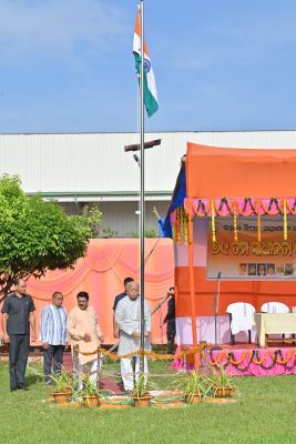 संघ प्रमुख मोहन भागवत ने भुवनेश्वर में फहराया तिरंगा, भारत को विश्व गुरू बनाने का आह्वान किया