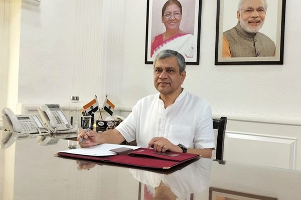 अश्विनी वैष्णव ने कहा&mdash;भारत उत्पाद-संचालित राष्ट्र बनने के लिए चिपसेट विकास पर दे रहा है जोर