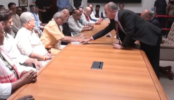  एनडीए के उपराष्ट्रपति पद के उम्मीदवार सीपी राधाकृष्णन ने भरा नामांकन, 9 सितंबर को होगा चुनाव