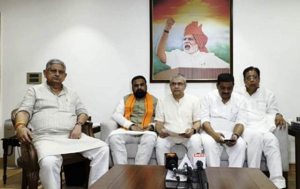 दीपावली-छठ पर बिहार के लिए चलाई जाएंगी 12 हजार से अधिक ट्रेन सेवाएं : रेल मंत्री