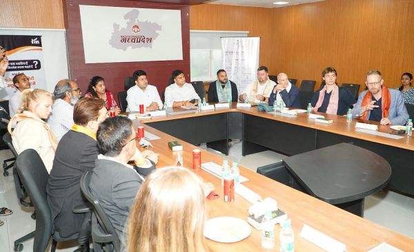 जर्मन प्रतिनिधिमंडल ने इंदौर&ndash;उज्जैन में स्थानीय उद्यमियों-स्टार्टअप्स से किया संवाद