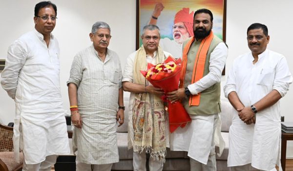 दिवाली और छठ पर रेलवे ने 12,000 विशेष ट्रेनें चलाने का किया ऐलान, शुरू होंगी 4 नई अमृत भारत सेवाएं