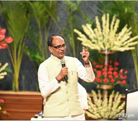 लखपति दीदियों की असाधारण उपलब्धियां, ग्रामीण सड़कें, आवास ने लोगों के जीवन में किया सकारात्मक बदलावः शिवराज