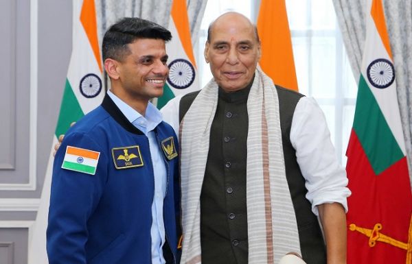 राजनाथ सिंह से मिले अंतरिक्ष यात्री शुभांशु शुक्ला, 'गगनयान मिशन' पर हुई चर्चा