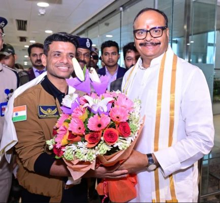 शुभांशु शुक्ला ने छात्रों का बढ़ाया उत्साह, कहा-मैं उतना टैलेंटेड नहीं हूं जितना आप लोग हो