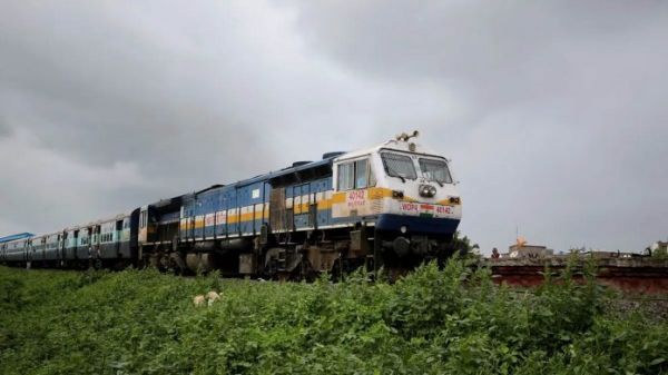  उत्तर रेलवे ने फंसे हुए यात्रियों के लिए जम्मू स्टेशन से नई दिल्ली तक विशेष अनारक्षित ट्रेन चलाई