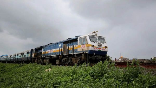 भारी बारिश के चलते रेलवे ने जम्मू में 30 सितंबर तक 68 ट्रेनें रद्द कीं, 24 फिर से चलेंगी