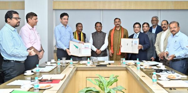 छत्तीसगढ़ : मुख्यमंत्री विष्णुदेव साय का संकल्प: आदिवासी अंचलों सहित सभी नागरिकों तक पहुँचे विश्वस्तरीय स्वास्थ्य सुविधा