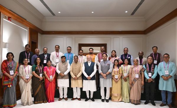 प्रधानमंत्री मोदी और मंत्री धर्मेंद्र प्रधान ने शिक्षक दिवस की बधाई दी